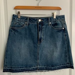 Banana Republic denim skirt. NWOT, cute for summer